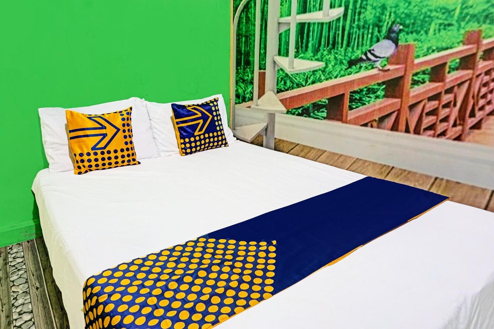 Oyo 91697 Nyaman Homestay Syariah Pare Luaran gambar